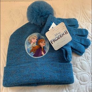 Disney FROZEN II Pom Pom Hat & Mitten Set